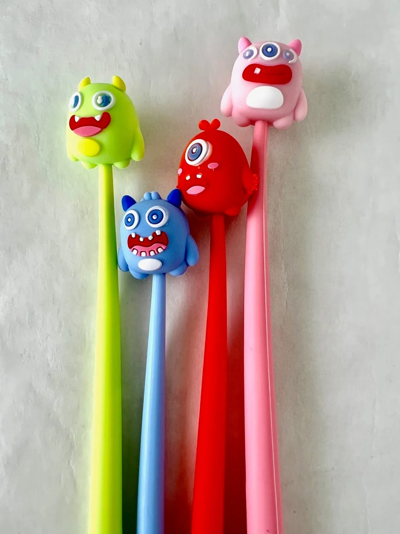 22568 MONSTER WIGGLE GEL PEN-36